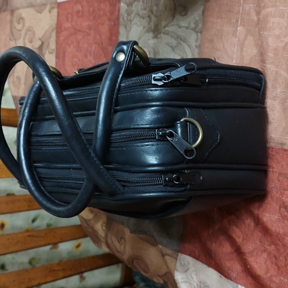 Classic Black Hand Bag - Picture 3 of 15